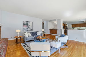 012_F8_5916 Sterling Oaks Dr