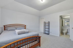 040_F8_5916 Sterling Oaks Dr