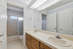 052_F8_5916 Sterling Oaks Dr