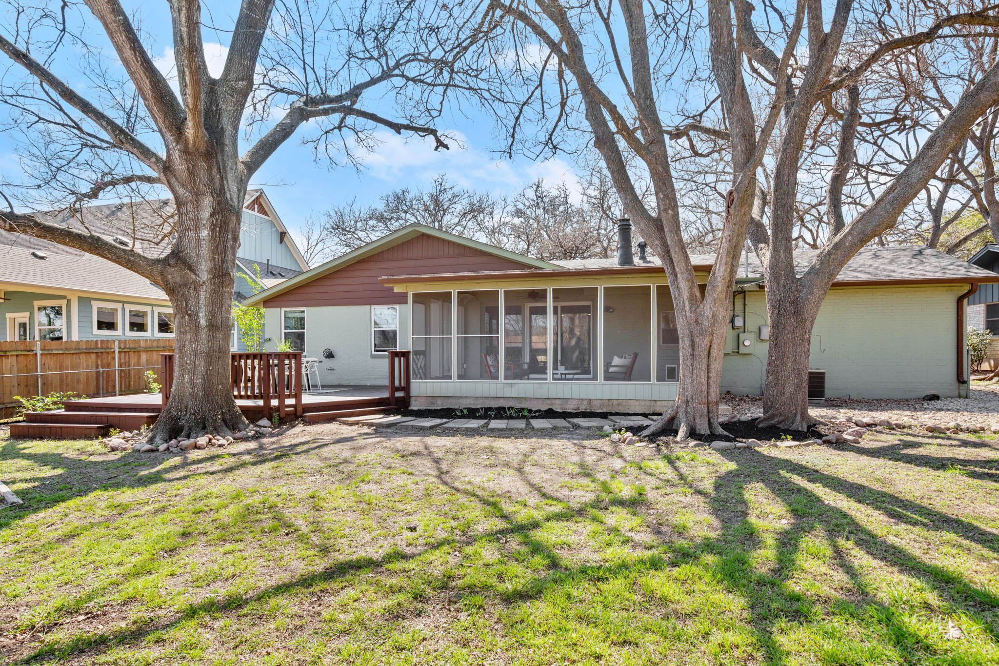 5917 Carleen Dr, Austin, TX 78757, USA Photo 13