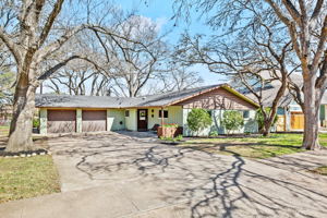 5917 Carleen Dr, Austin, TX 78757, USA Photo 29