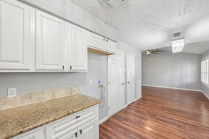 Dee Dr-S1408-012.jpg