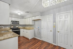 Dee Dr-S1408-016.jpg