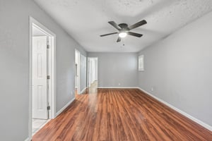 Dee Dr-S1408-021.jpg