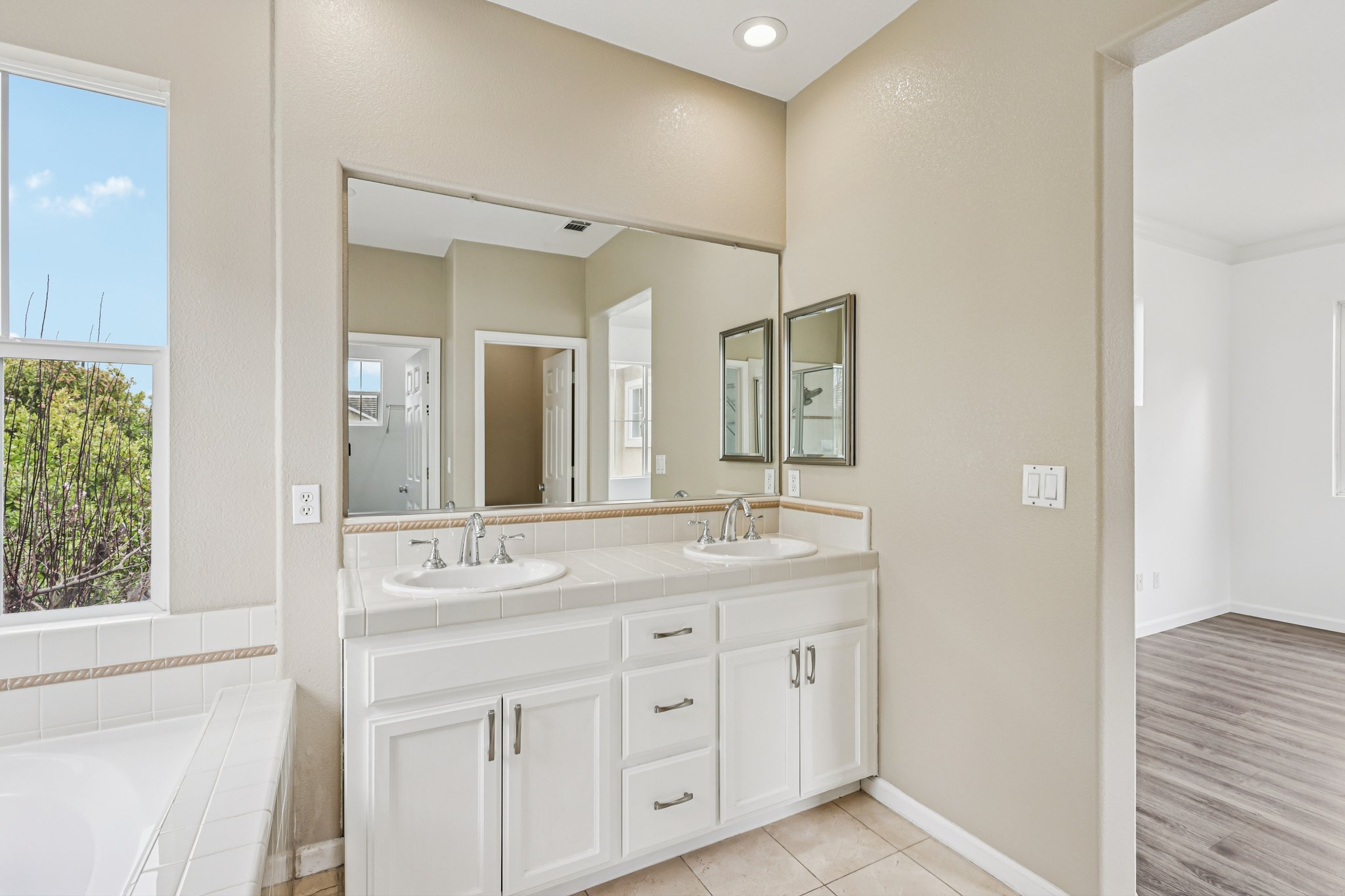 Topsfield Cir-S1602-027.jpg