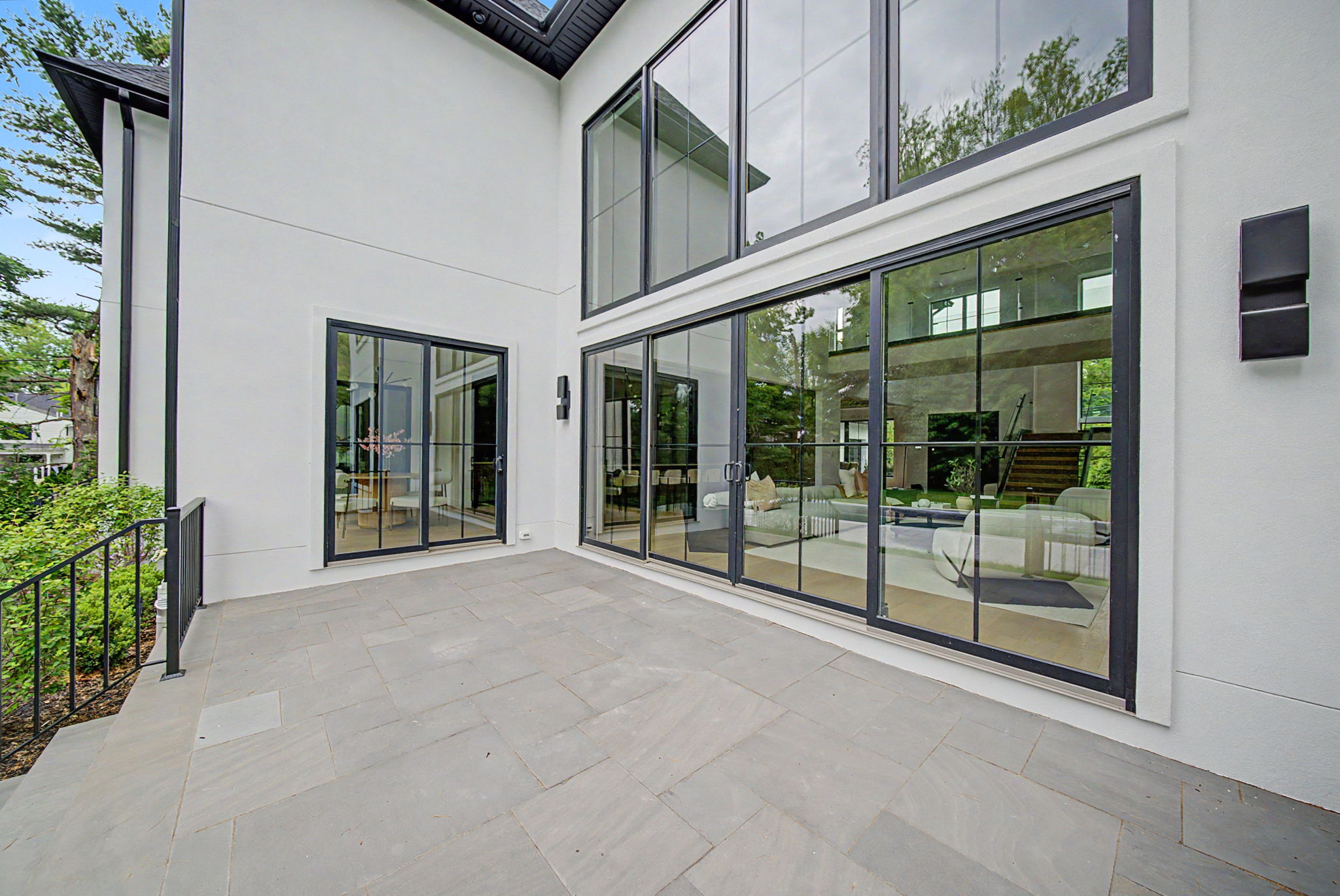  Photo 163