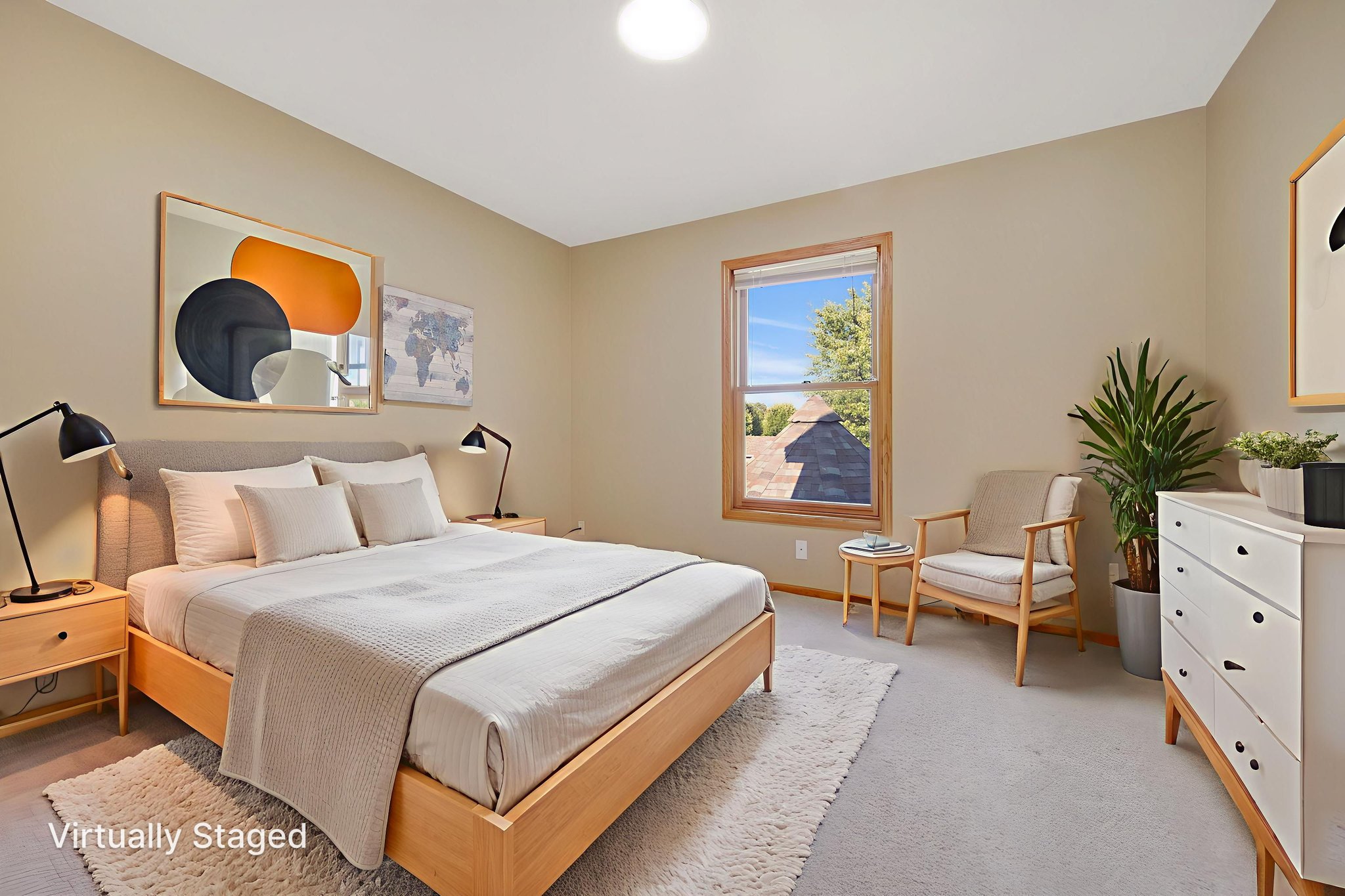 DSC01337 virtually staged.jpeg