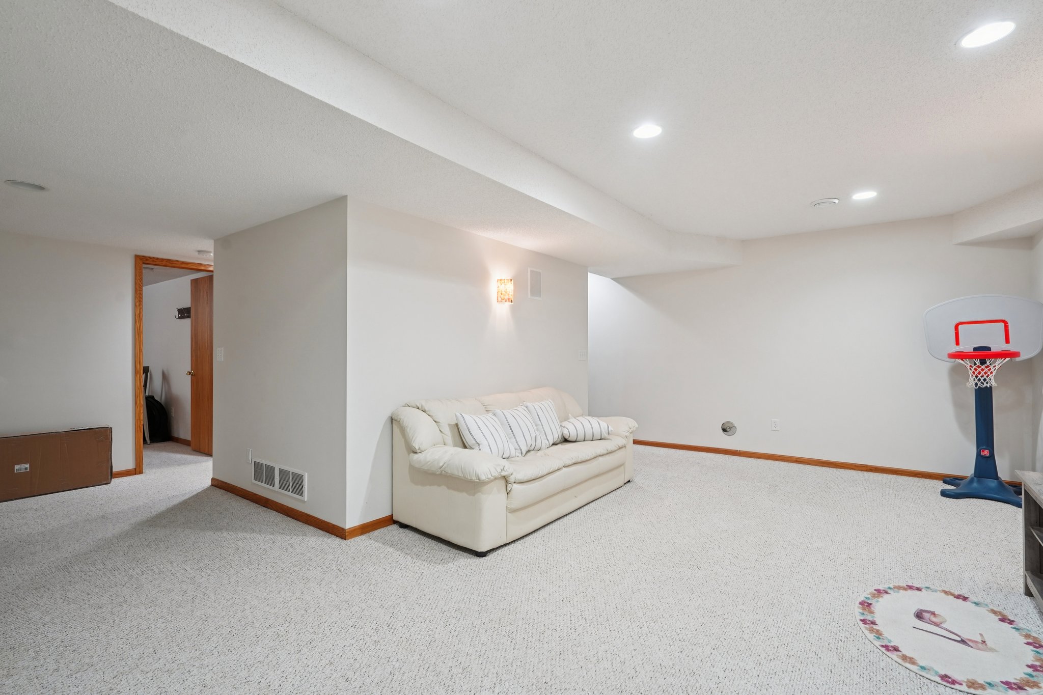 200th St W-S2103-047.jpg