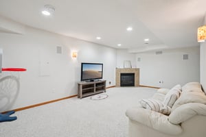 200th St W-S2103-045.jpg