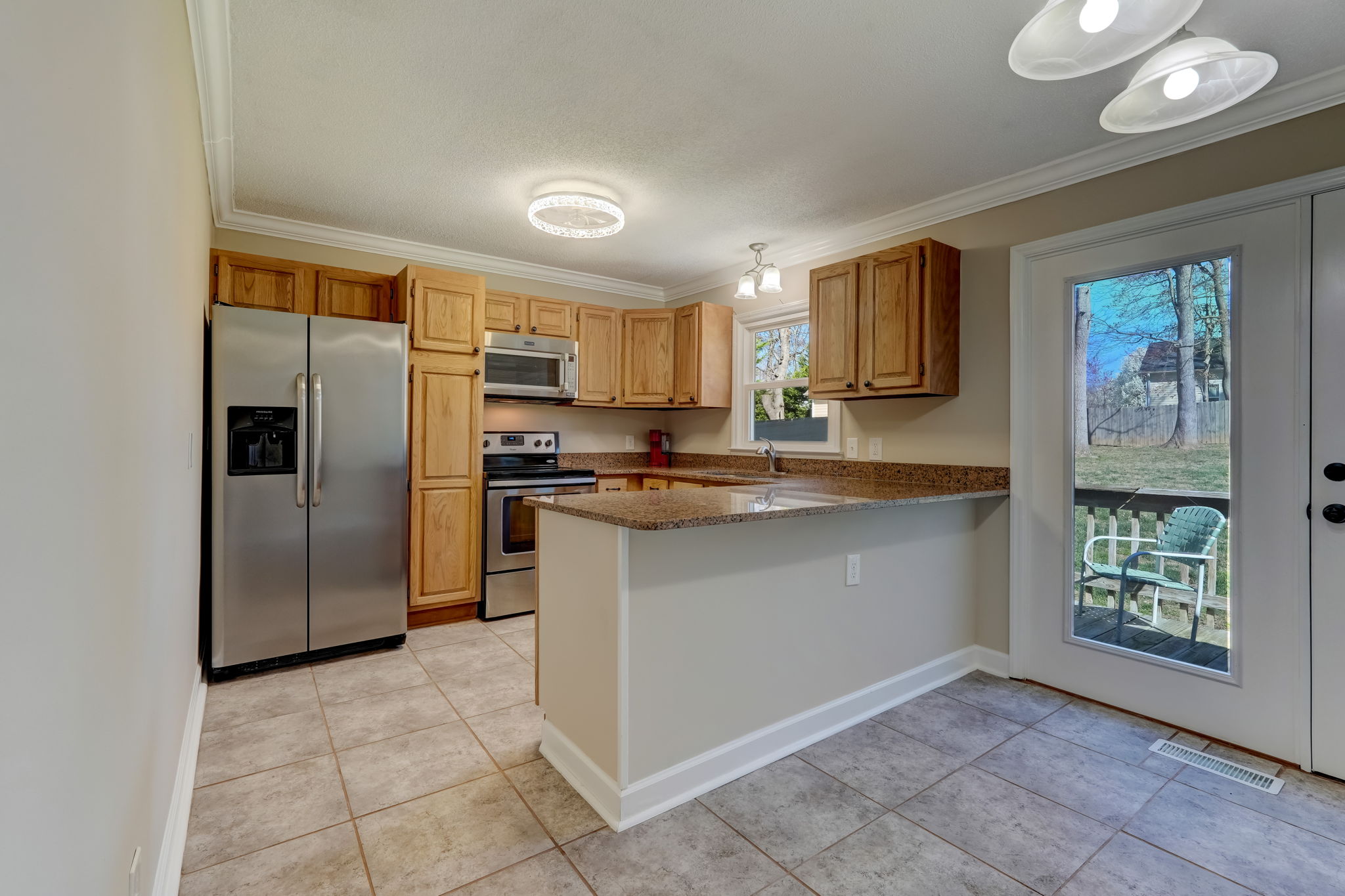 Kitchen/Breakfast Bar