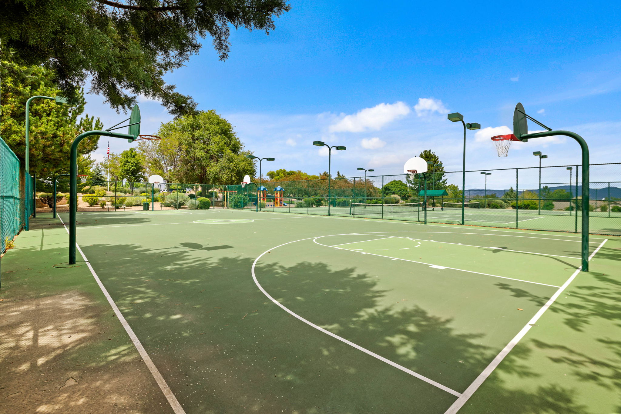 BasketballCourts(2)