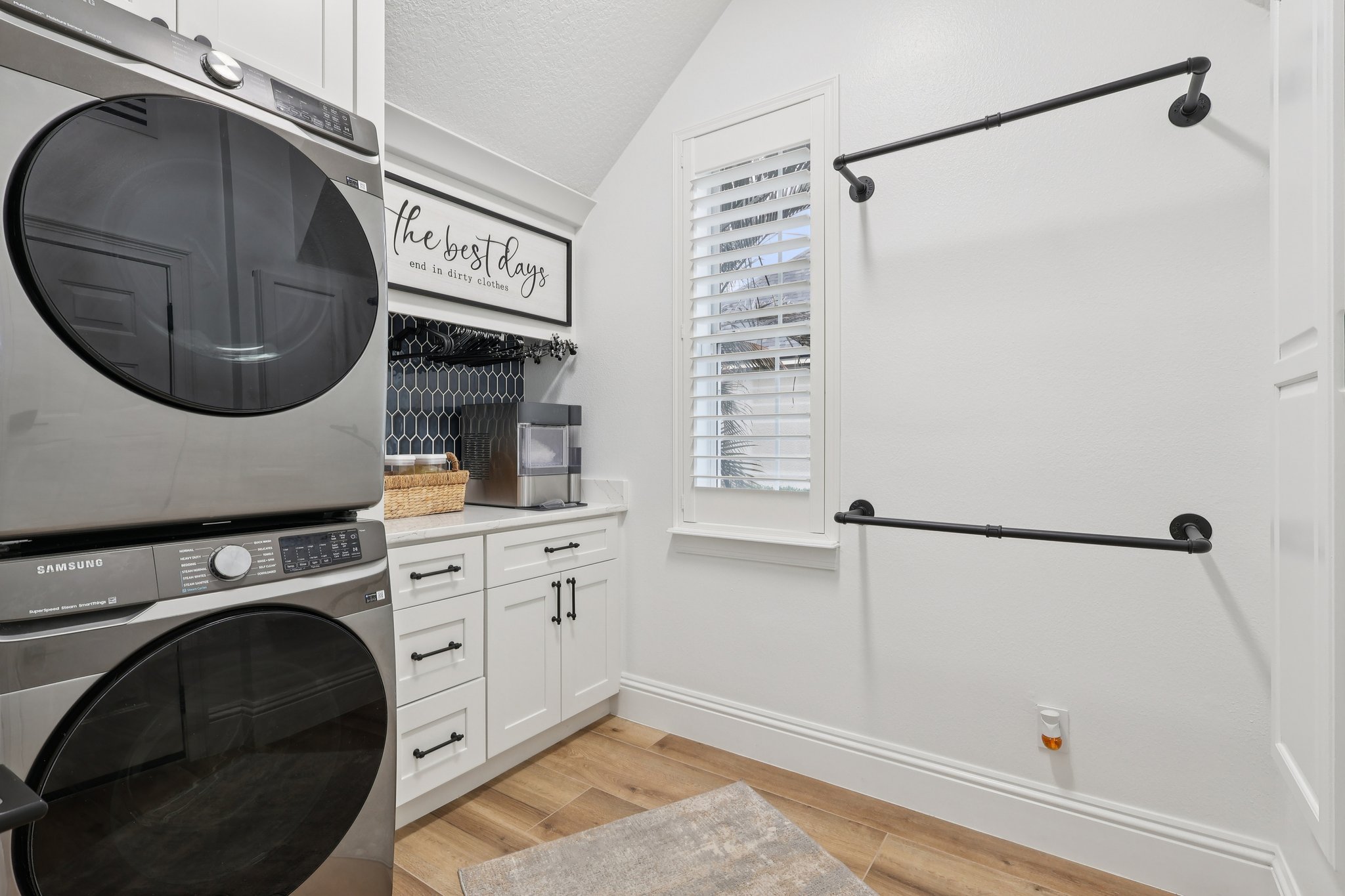 Blakeford Dr-L1302-037.jpg