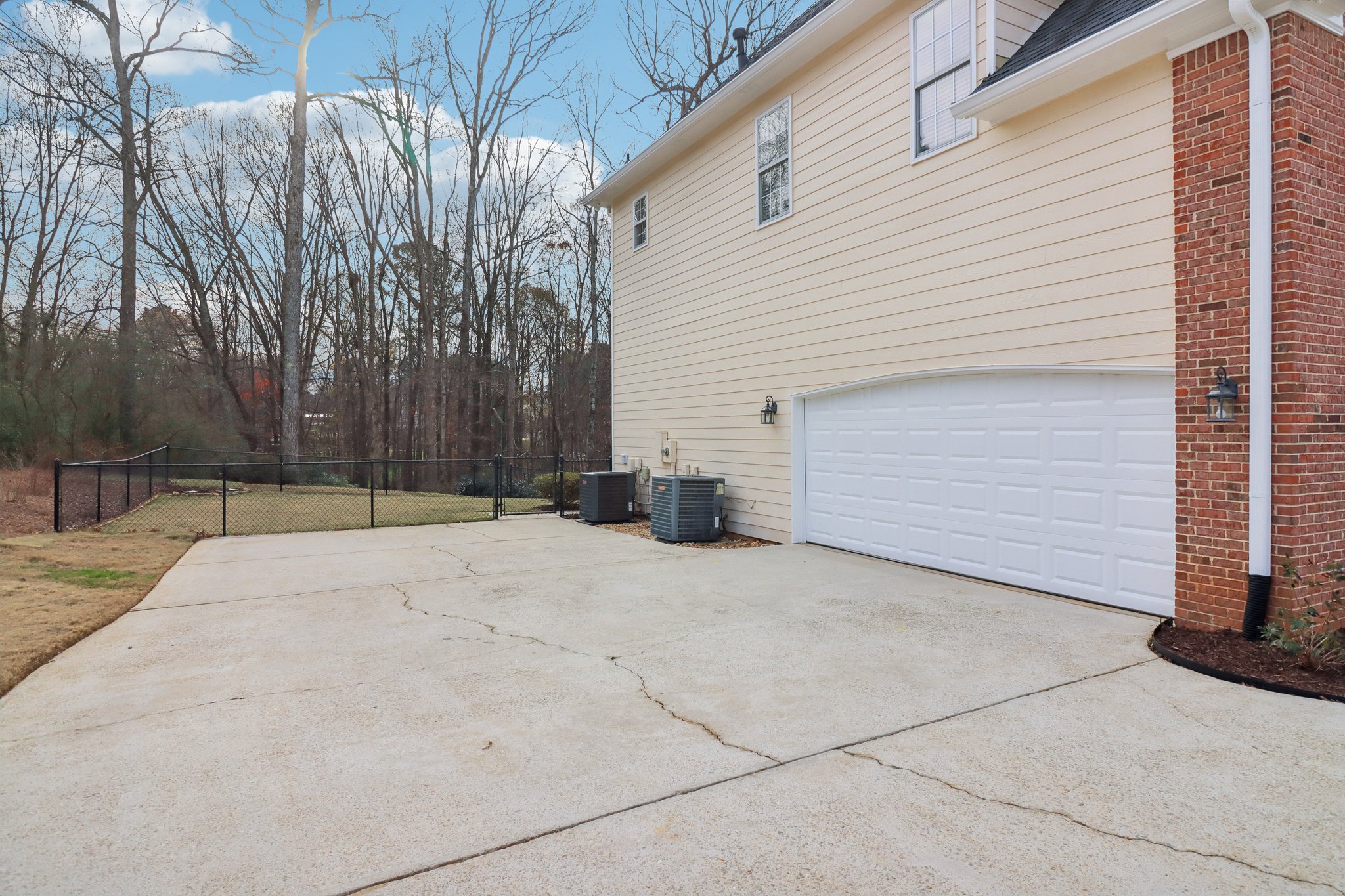 5926 Mount Water Trl, Buford-006.jpg