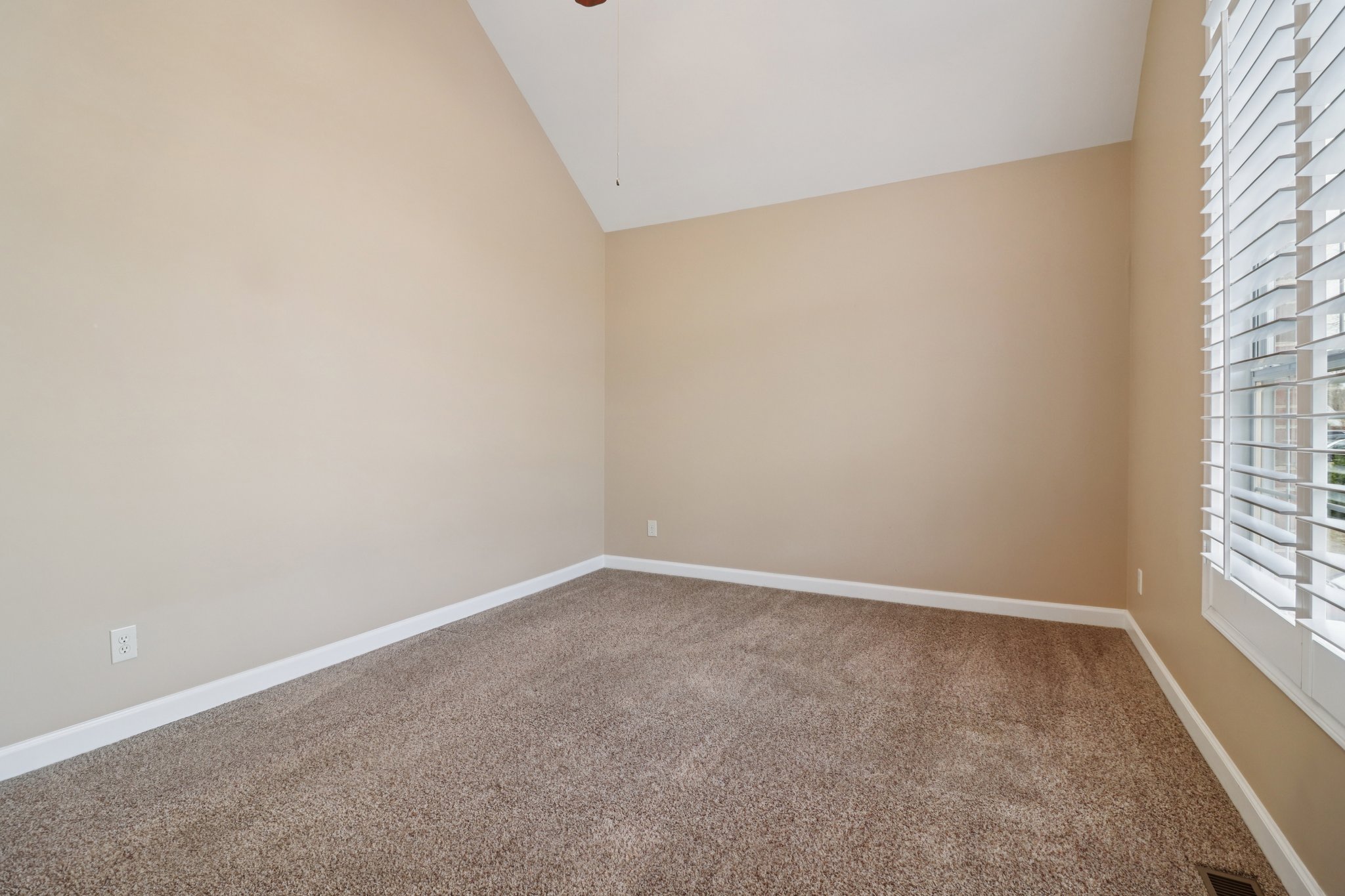 5926 Mount Water Trl, Buford-021.jpg