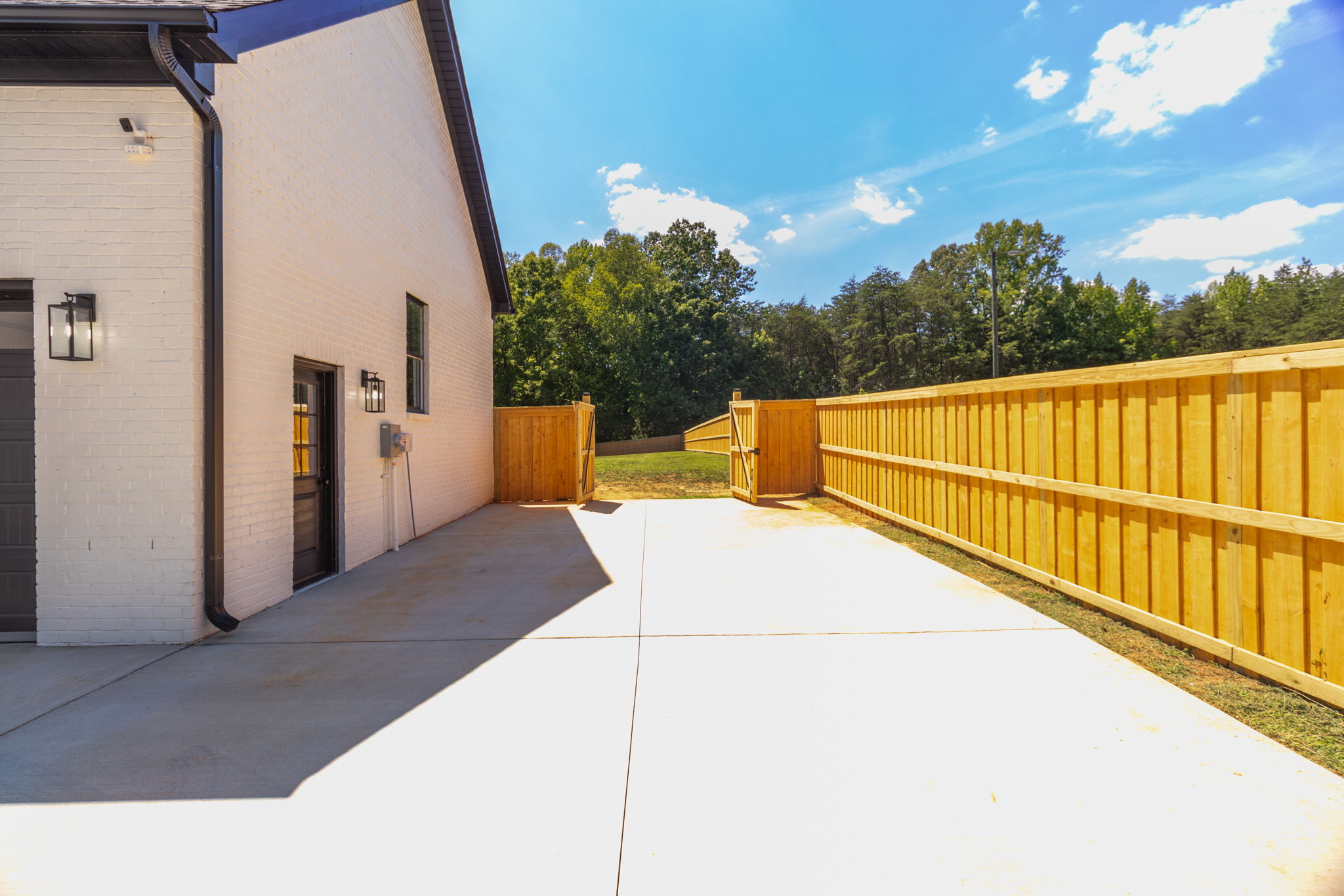 5933 N Church St_Exterior-12