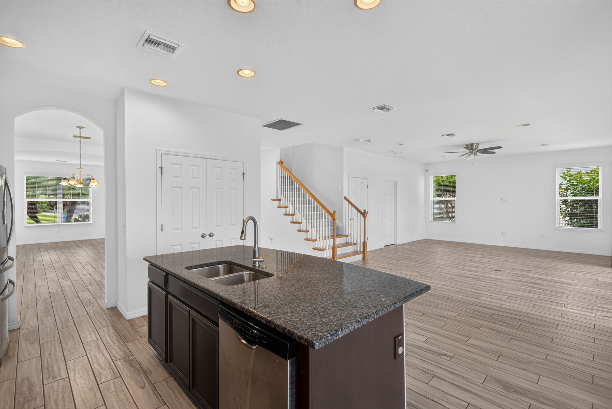 Kitchen 4 of 5