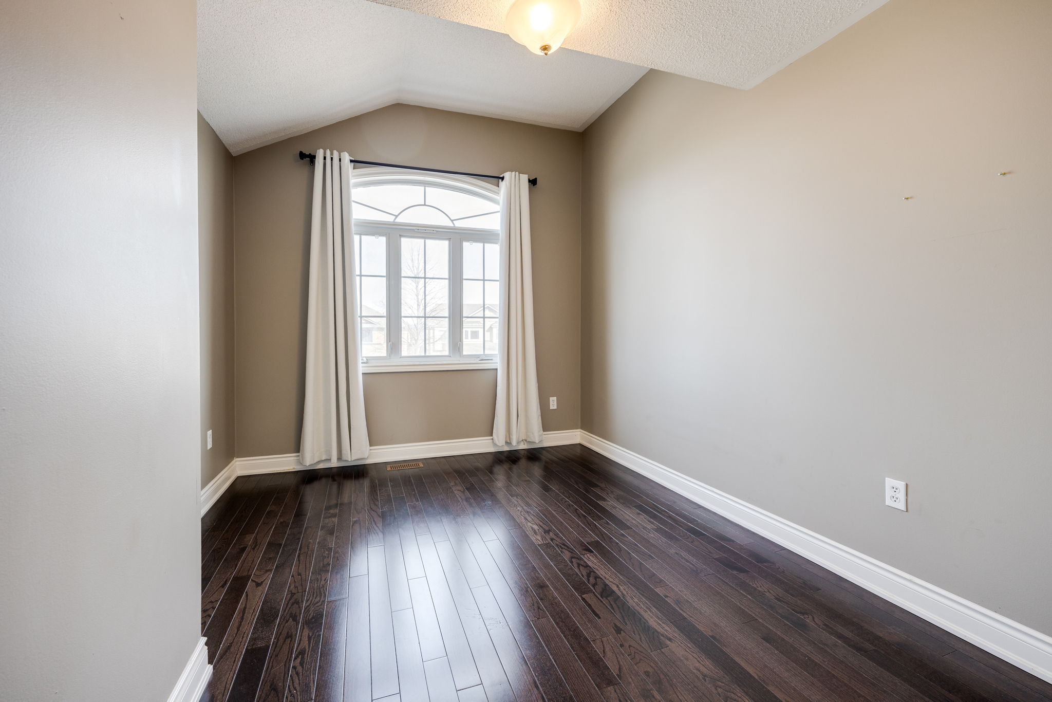 Newmarket property showcase — delivered property photograph 18