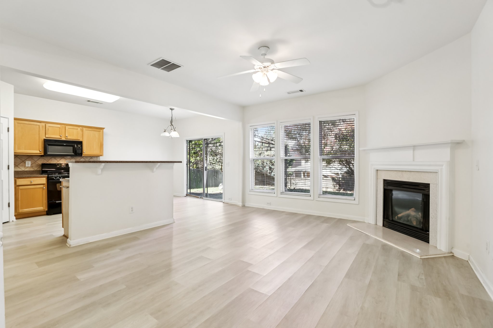 Bentley Way-S0411-006.jpg