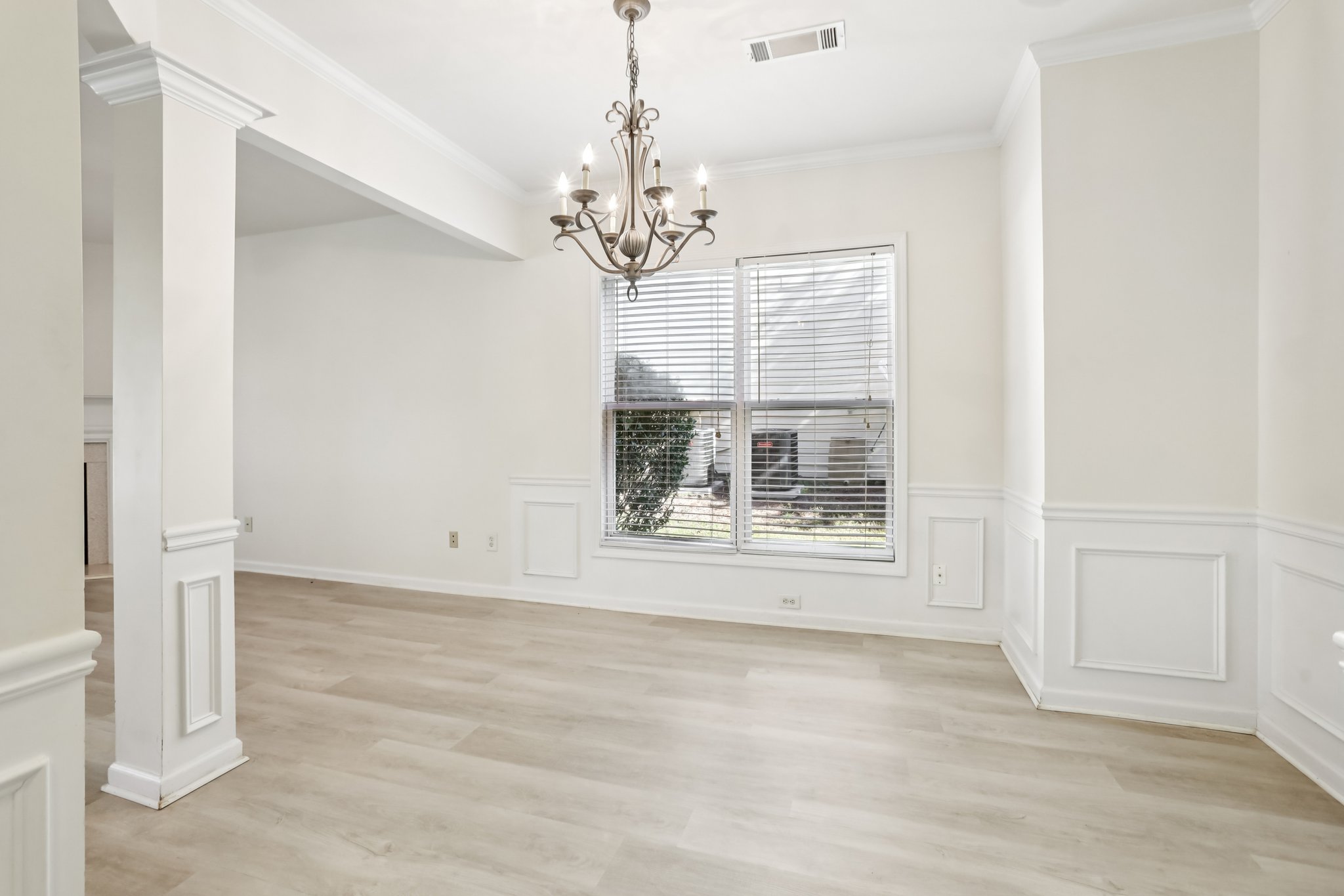 Bentley Way-S0411-014.jpg