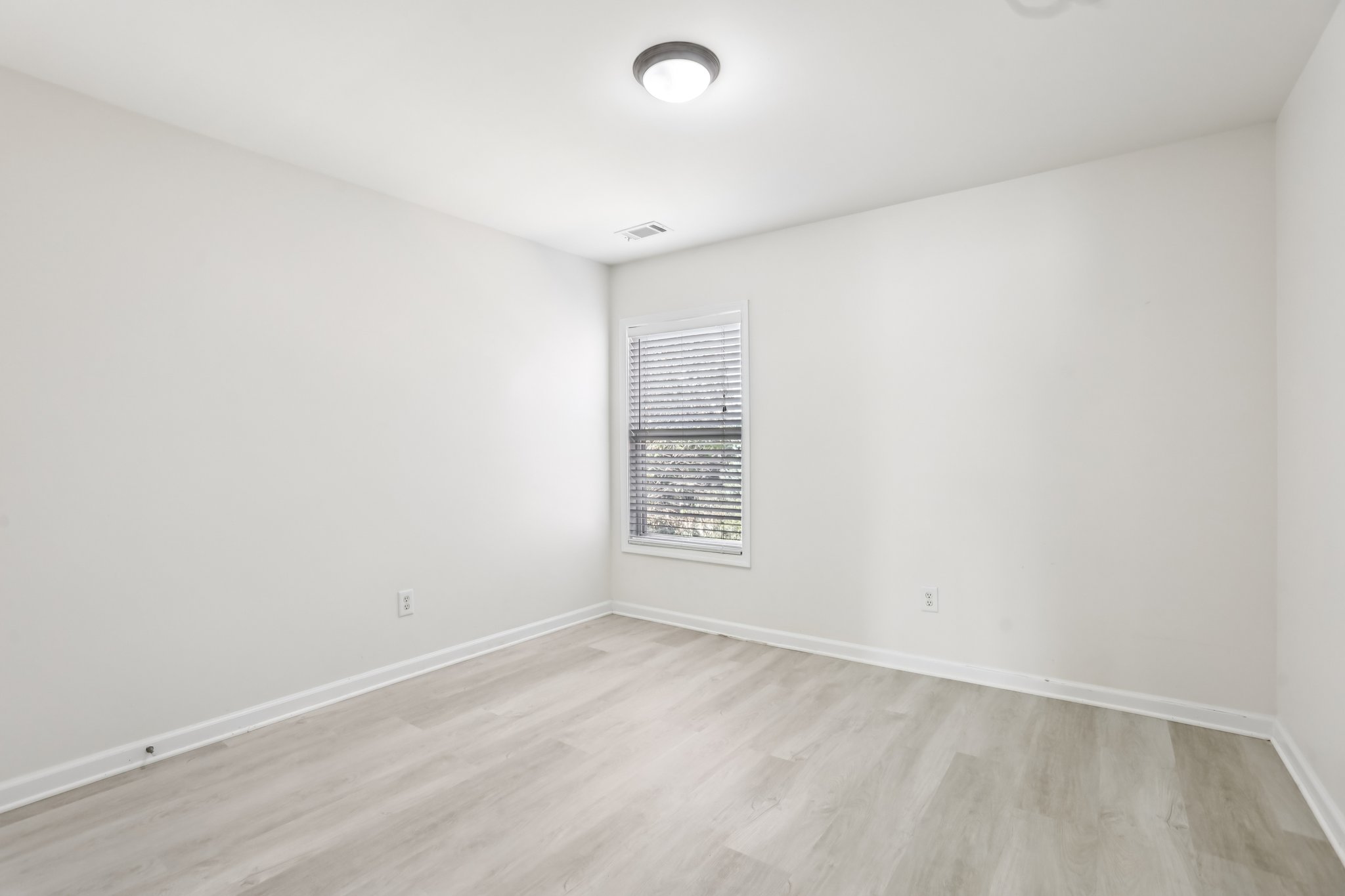 Bentley Way-S0411-018.jpg