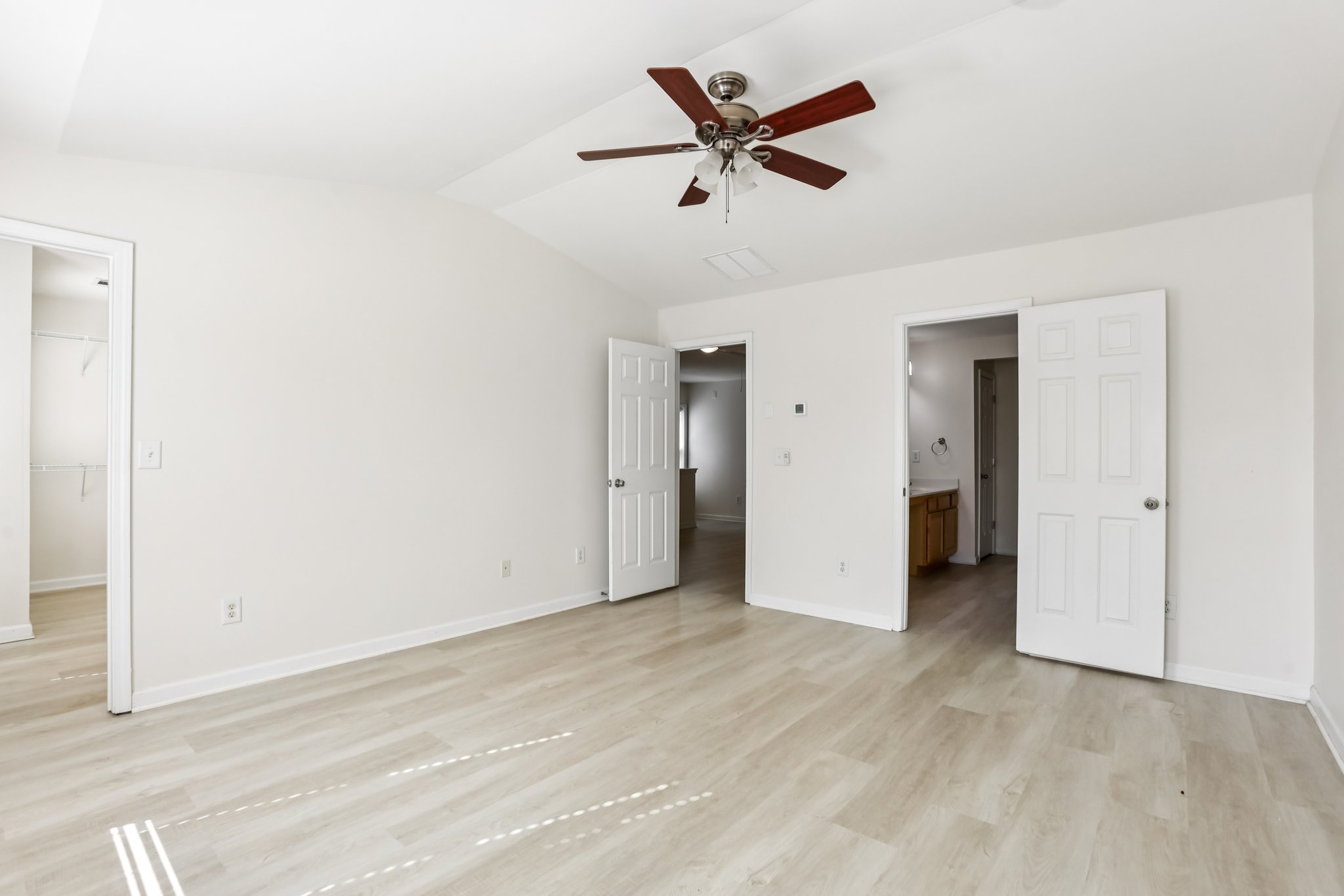 Bentley Way-S0411-025.jpg