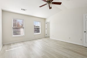 Bentley Way-S0411-024.jpg