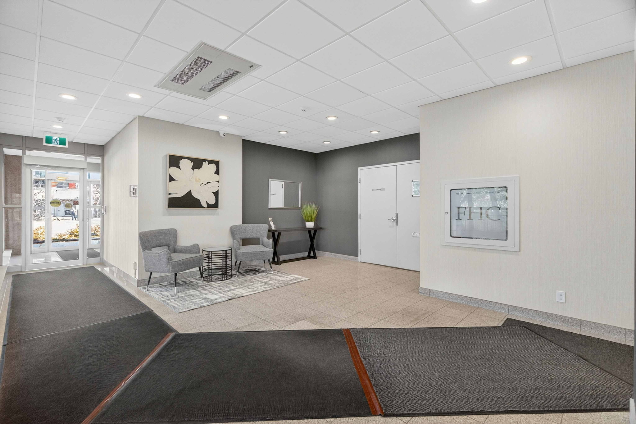 5940 Yonge St 102 Toronto, ON M2M 4M6