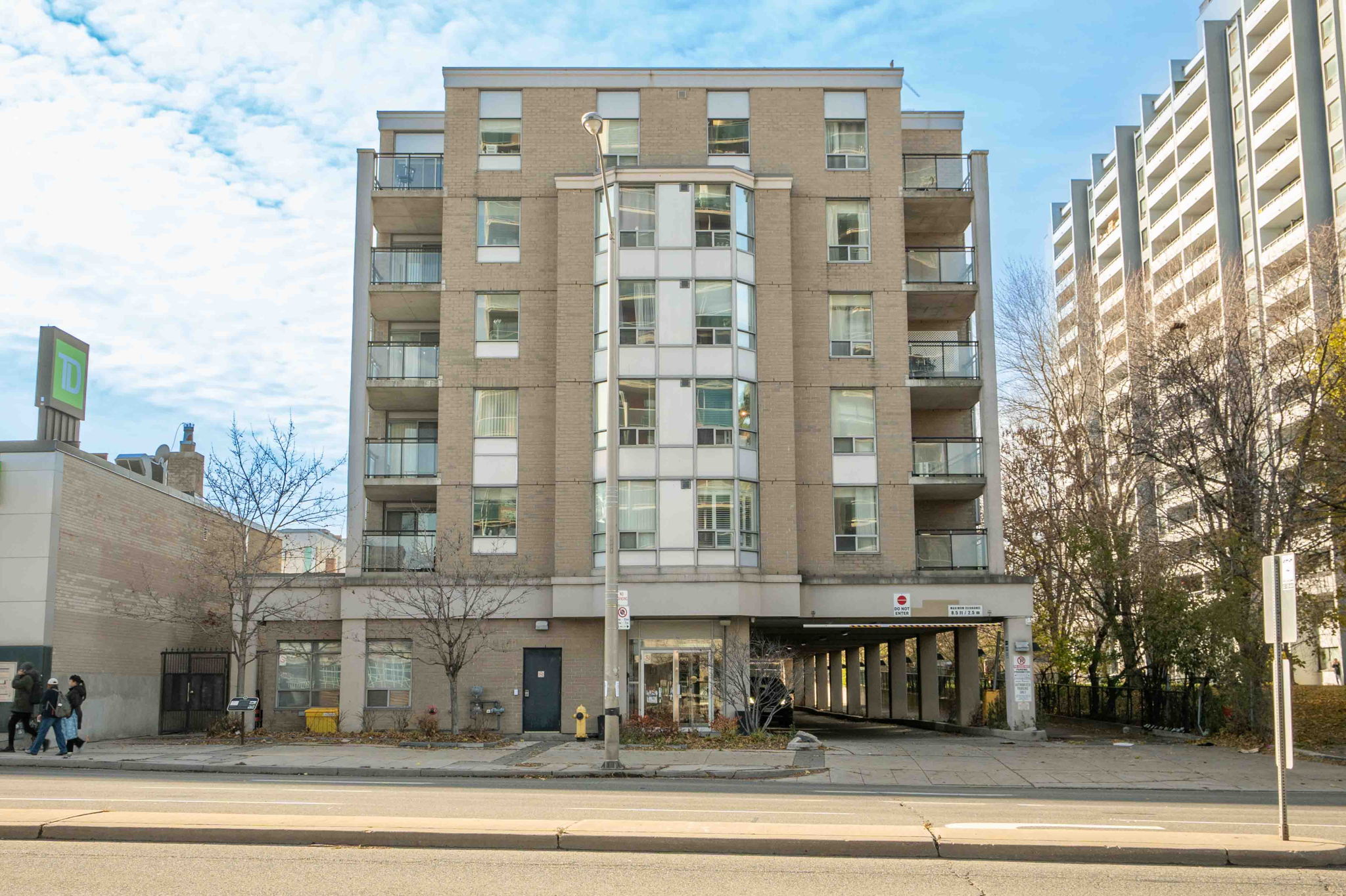 5940 Yonge St 102 Toronto, ON M2M 4M6
