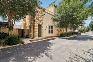 Whitby Rd 101-S1107-001.jpg