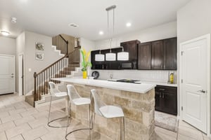 Whitby Rd 101-S1107-011.jpg