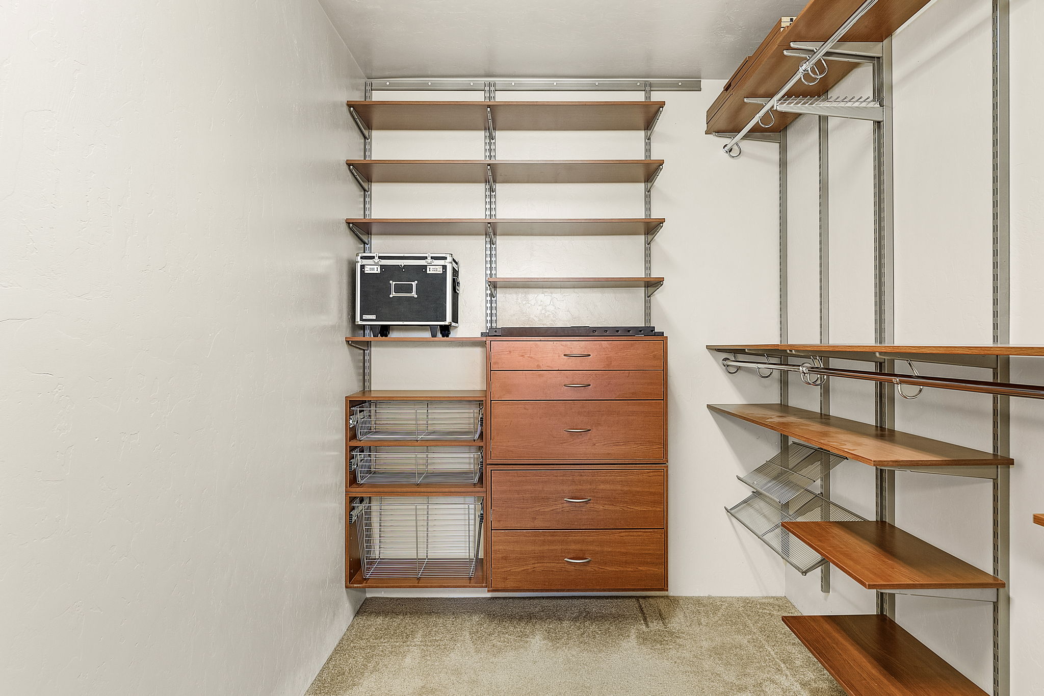 Owner's Suite -  Walk-In Closet (2)