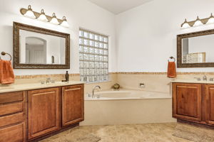 Owner's En Suite Bath w/ Soaking Tub & Dbl. Vanity