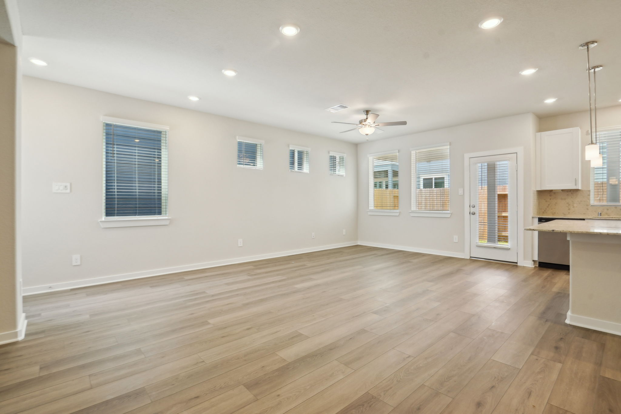 Houston - Kemah Crossing - 595 Avisa Dr, Kemah, TX 77565 - 007