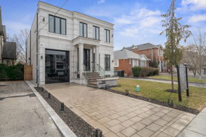 595 Broadway Ave, Toronto ON — real estate photography by Amazing Photo Video