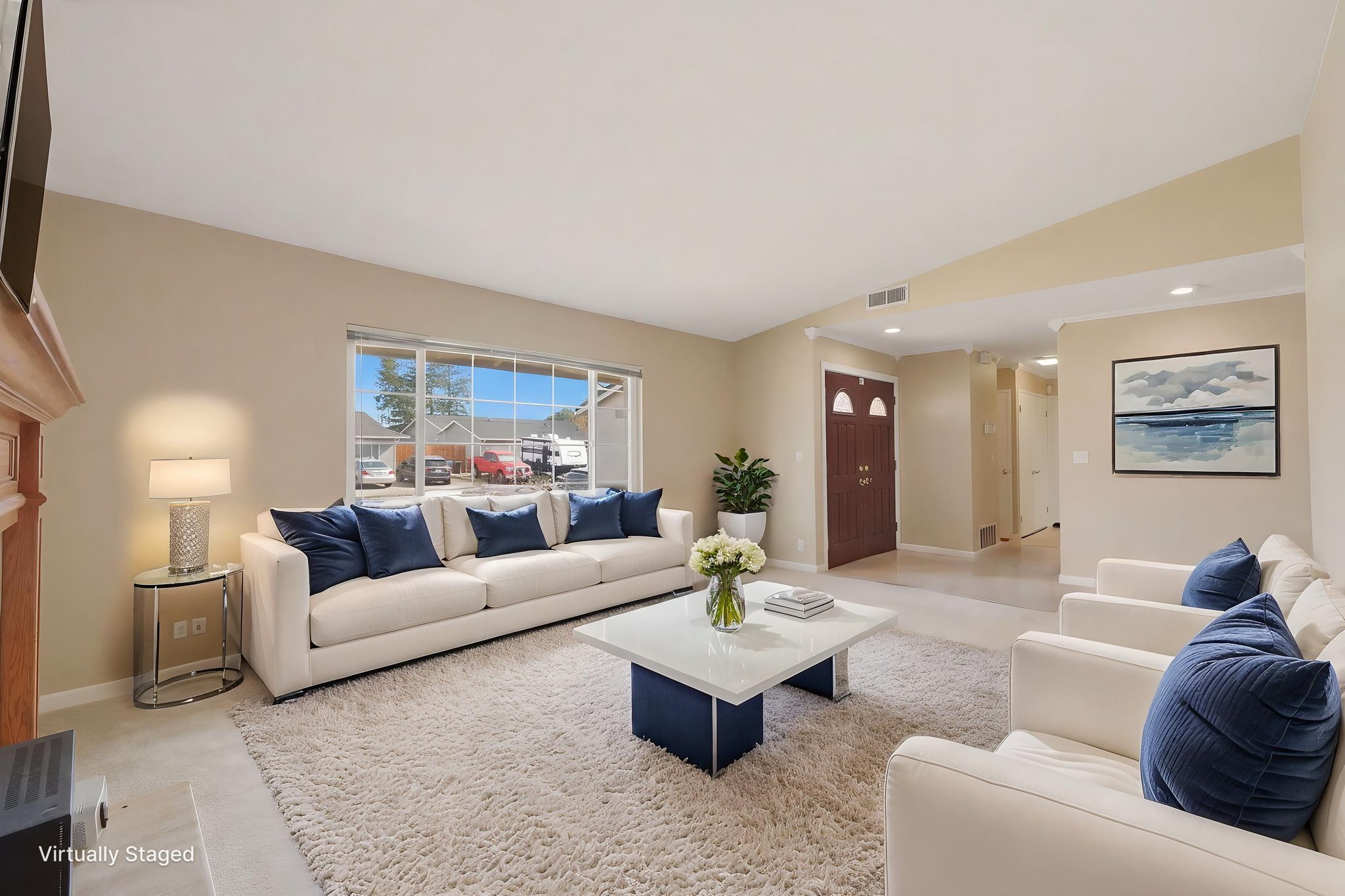 DSC00929_V1 virtually staged.jpeg