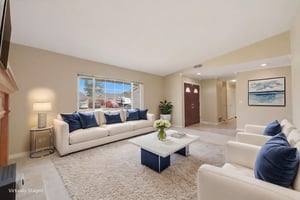 DSC00929_V1 virtually staged.jpeg