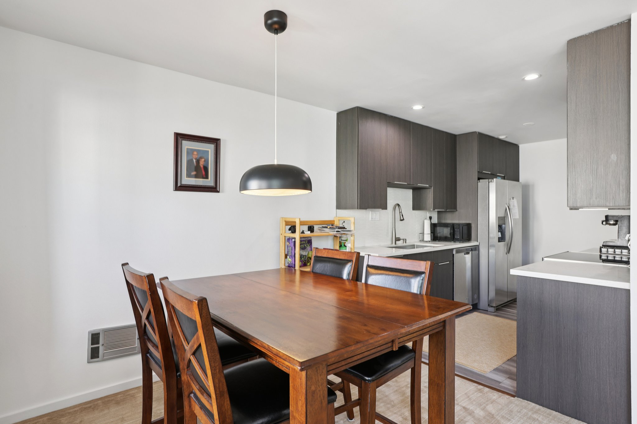 Canterbury Dr-S0702-010.jpg