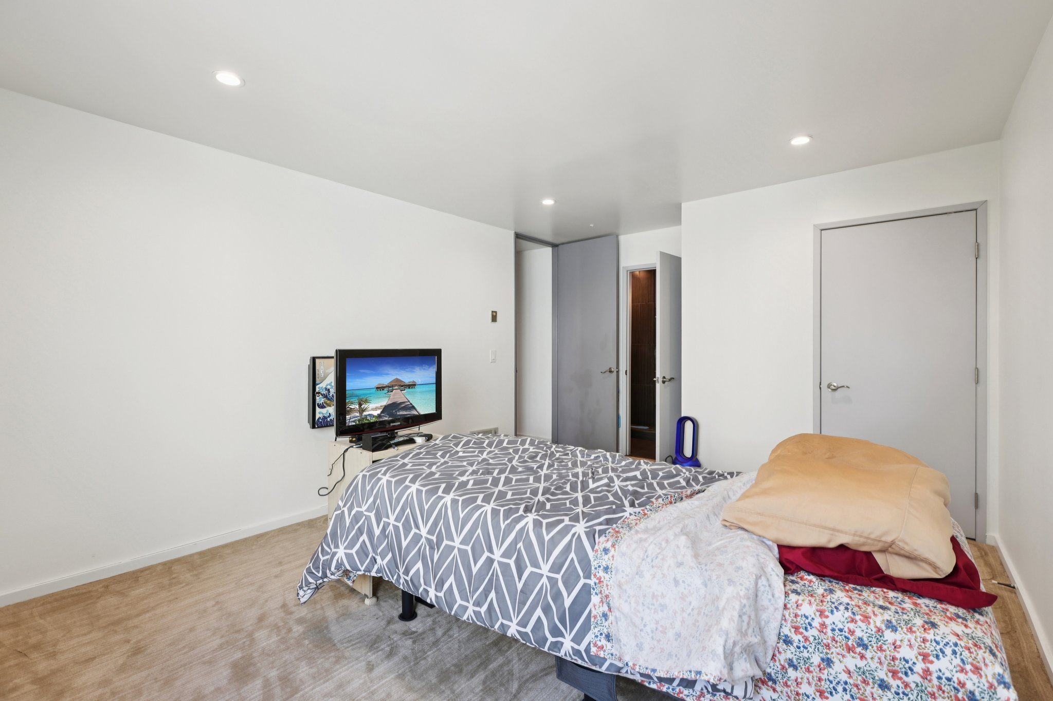 Canterbury Dr-S0702-016.jpg