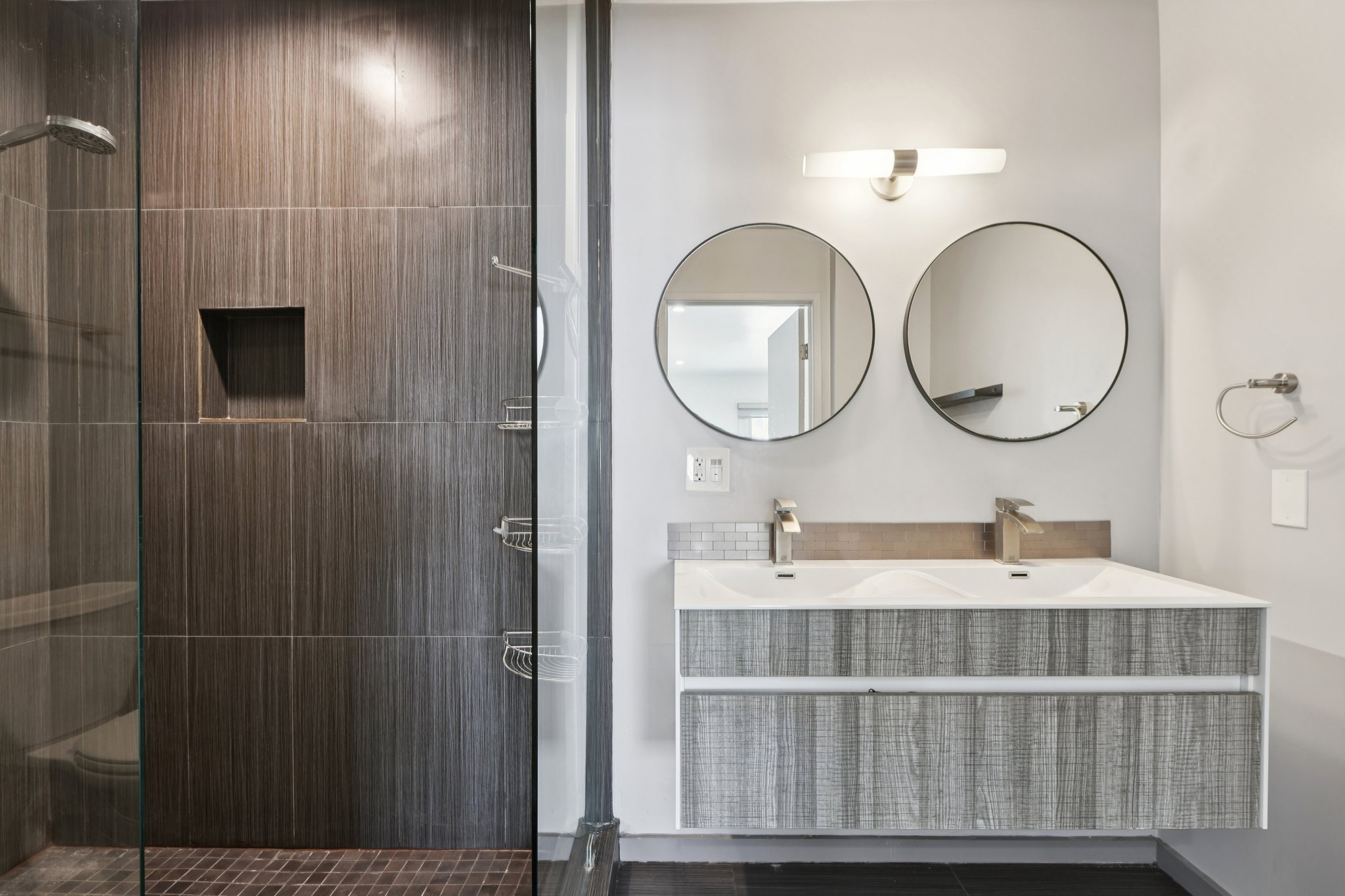 Canterbury Dr-S0702-017.jpg