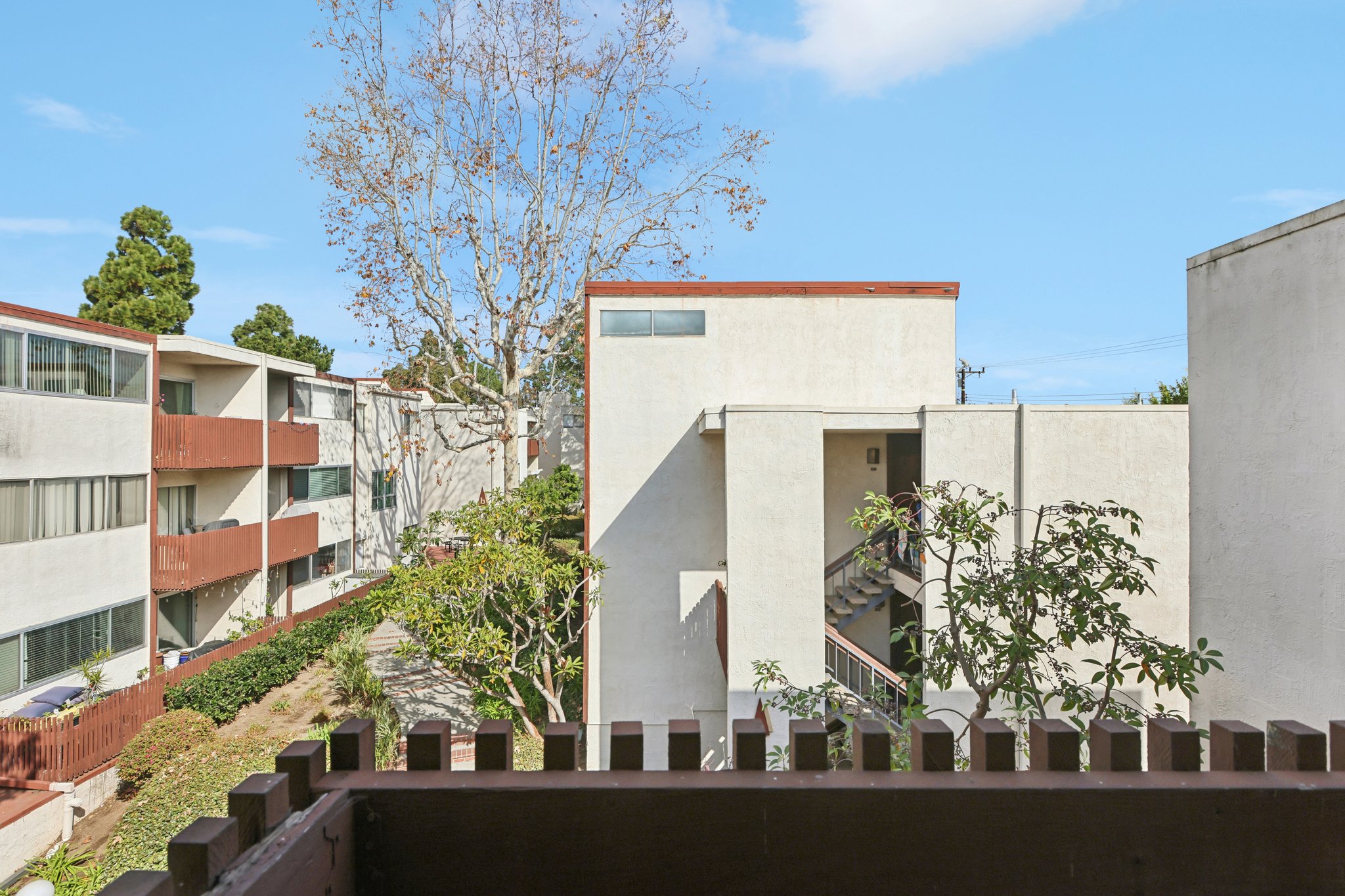 Canterbury Dr-S0702-024.jpg