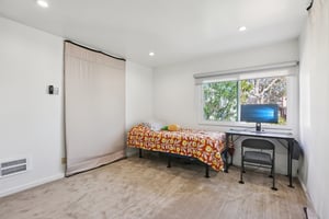 Canterbury Dr-S0702-022.jpg