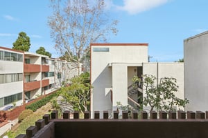 Canterbury Dr-S0702-024.jpg