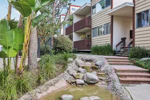 Canterbury Dr-0702-901.jpg