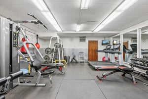 Canterbury Dr-0702-905.jpg