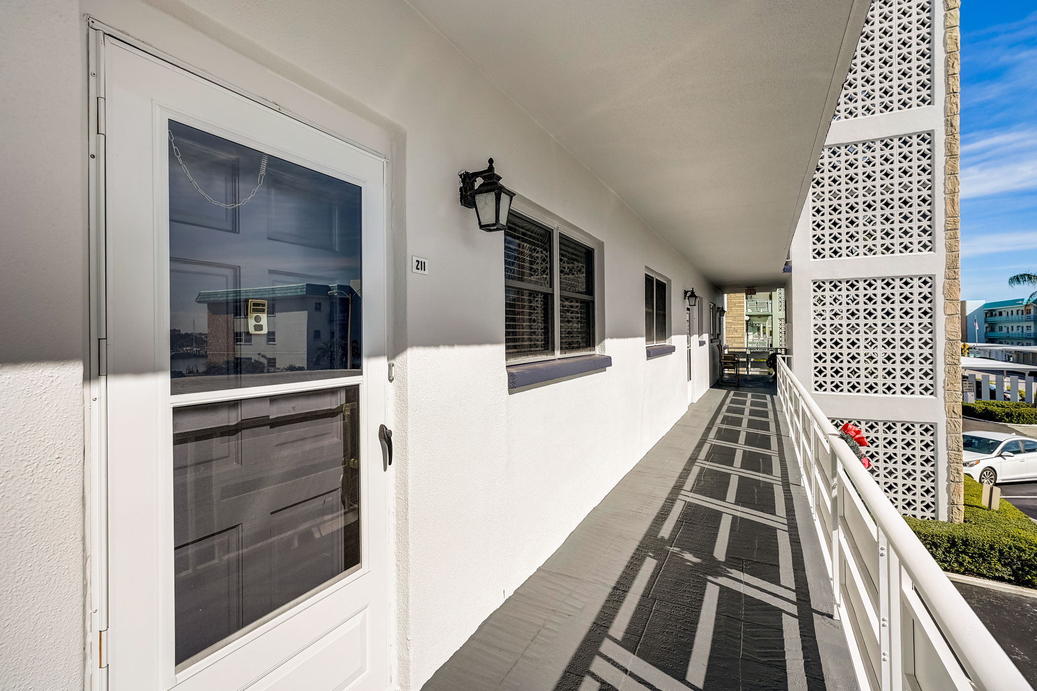 30th Ave S 211-001