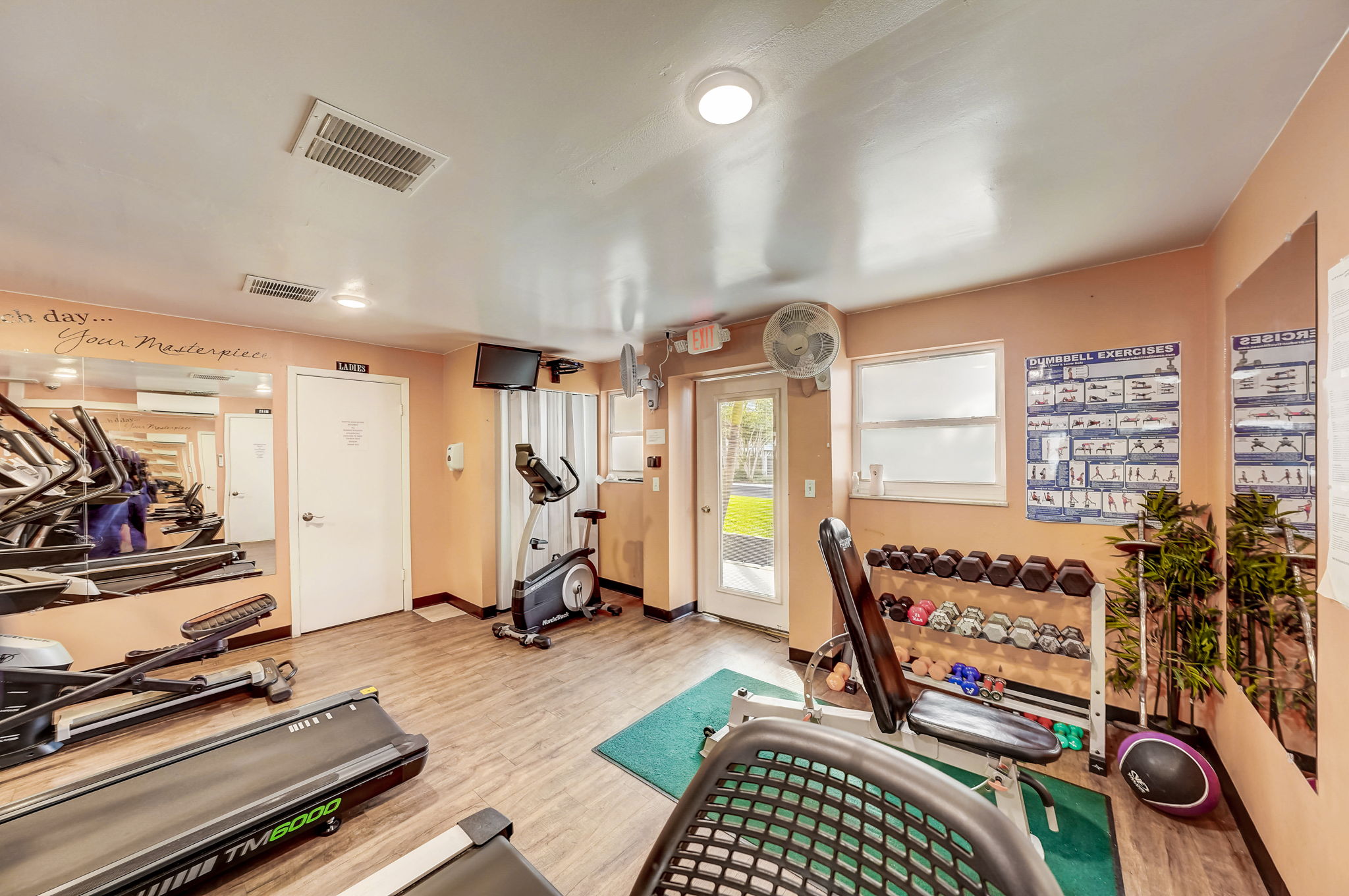 30th Ave S 211-044