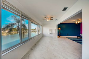 30th Ave S 211-013
