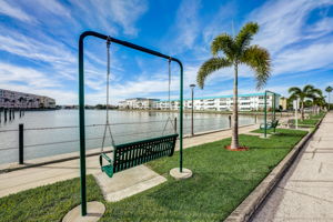 30th Ave S 211-048