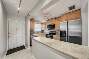 30th Ave S 211-021