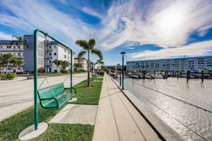 30th Ave S 211-050